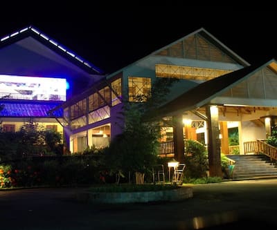 https://imgcld.yatra.com/ytimages/image/upload/t_hotel_yatra_city_desktop/v1437798513/Domestic Hotels/Hotels_kaziranga/The Iora Retreat/exterior_view_3.jpg